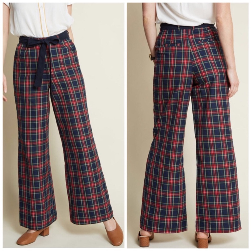 Modcloth Savannah Pant in Red Plaid NWT size S